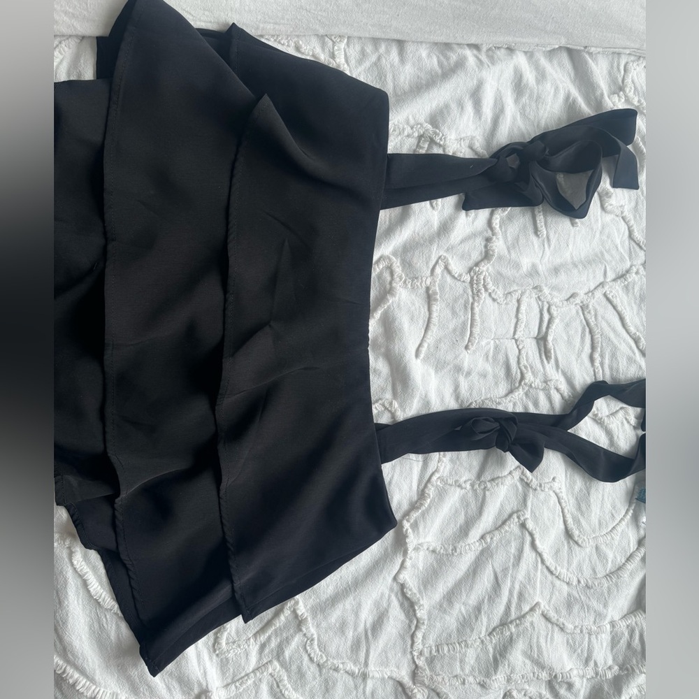 Black tank top crop top